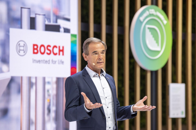 보쉬 이사회 의장 및 보쉬 그룹 회장 폴크마 덴너 박사는 “전기모빌리티는 보쉬의 핵심 사업이고, CO2-프리 모빌리티(CO2-free mobility)는 성장 분야가 될 것”이라며 “우리는 도전을 기회로 만들고 있다. 이것이 보쉬가 일하는 방식”이라고 말했다