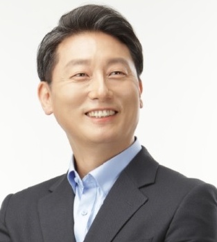 강지훈 국제 초·중·고등학교 유치위원회 위원장