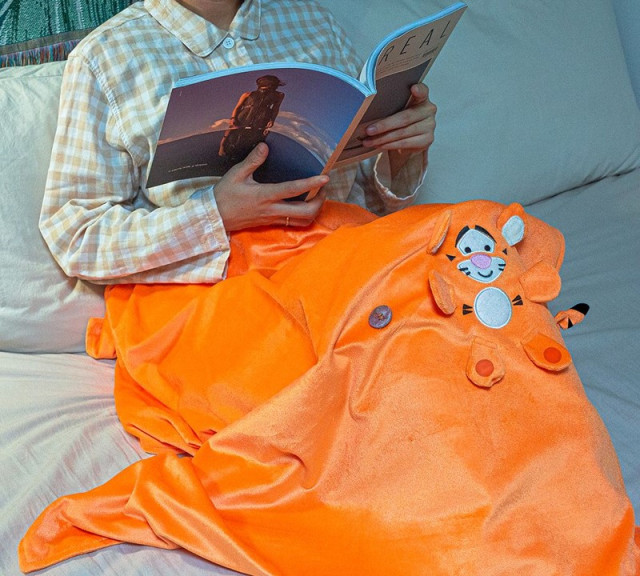 터치포굿은 페트병을 업사이클해서 만든 디즈니 위니 더 푸의 티거 담요를 크라우드 펀딩으로 출시했다