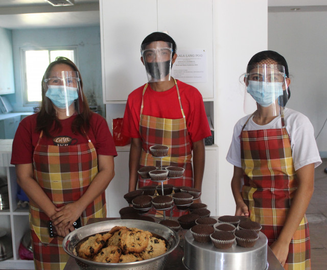 ‘나눔과꿈’ 필리핀 직업기술 제빵수업에 참여한 훈련생들