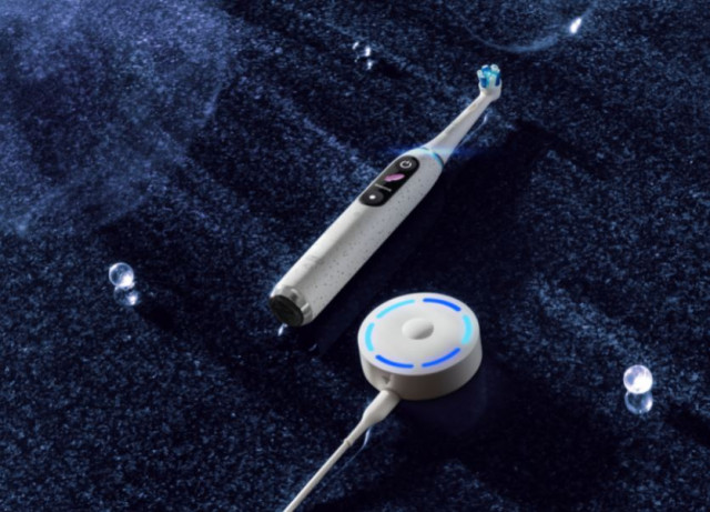 Oral-B® Brings a New Reality to Oral Care With Ground-breaking AI Integrated Device at Mobile World ...
