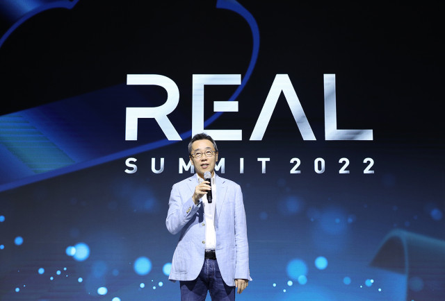 삼성SDS 황성우 대표이사가 그랜드 인터컨티넨탈 서울 파르나스 호텔에서 ‘REAL Summit (리얼 서밋) 2022’ 환영사를 하고 있다