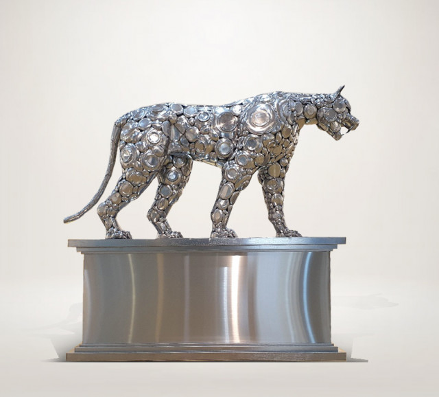 이송준 작가, Symbiosistence-leopard, 스텐레스 그릇, 50x220x190cm, 2019.
