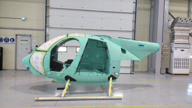 대한항공은 미국 보잉사의 방산 및 우주부문(Boeing defense, Space&Security)으로부터 수주받은 AH-6 헬기 동체 제작사업의 초도 생산분을 성공적으로 납품했다.