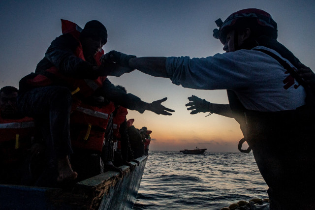 국경없는의사회의 지중해 해상난민 수색구조 활동
