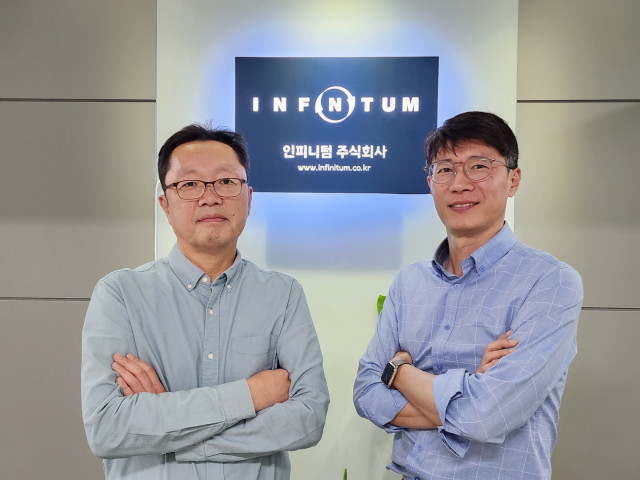 왼쪽부터 황효진 CTO, 윤효상 CEO