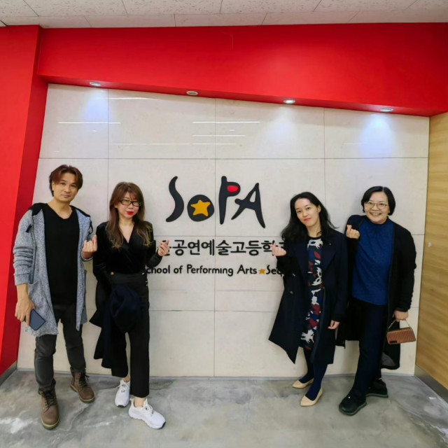 테크스톰 Debbie Lee 대표(왼쪽 두번째)가 K-POP 명문사관학교로 유명한 서울공연예술고등학교(SOPA)를 방문했다