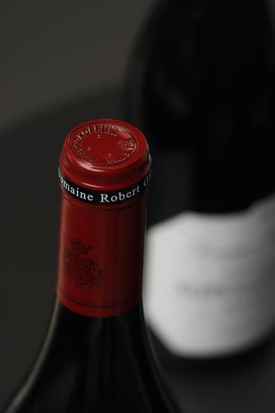 Groffier 일가의 와이너리는 프랑스 부르고뉴에 있는 Côte de Nuits(꼬뜨 드 뉘)의 최상급 와인 메이커 중 하나로 손꼽힌다