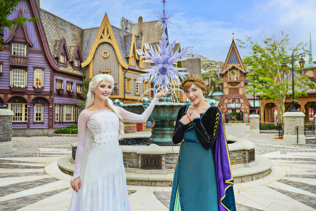 Hong Kong Disneyland debuts “The World of Frozen”, the first of its kind in the world (Photo: Hong K...