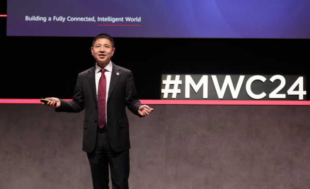 Leon Wang, President of Huawei’s Data Communication Product Line, launching a wide range of Net5.5G ...