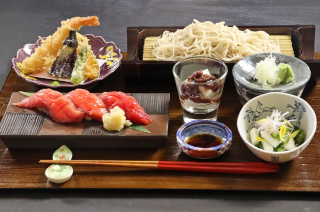 ‘긴자 오노데라(銀座おのでら)’가 메뉴를 감수하는 ‘비쇼쿠노키와미(美食ノ極)’에서는 평상시 쉽게 경험할 수 없는 최고의 식사를 계절에 맞춰 제공할 예정이다