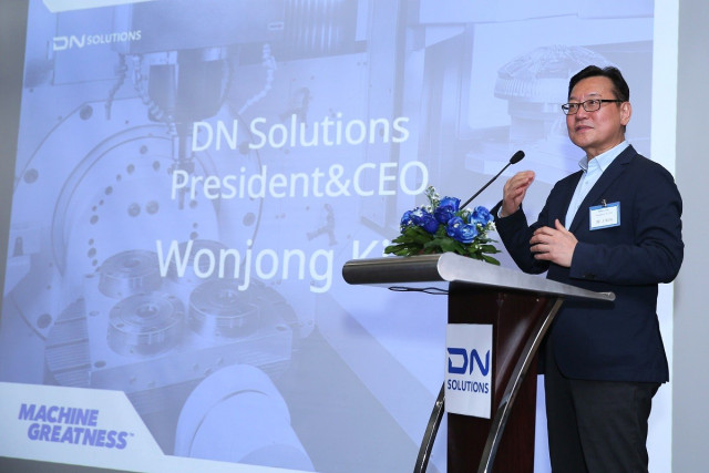 DN솔루션즈가 동남아시아 시장 공략을 강화하기 위해 베트남 법인 ‘DN Solutions Vina’를 설립했다. 김원종 DN솔루션즈 대표가 2월 29일 베트남 호찌민시에서 열린 오프닝 세레모니 행사에서 발언하고 있다