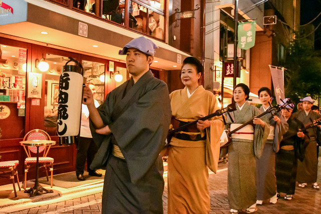 에도시대의 거리풍경이 고스란히 남아있는 도쿄의 ‘카구라자카(神楽坂)’지역에서 전통 공연 예술 페스티벌 ‘카구라자카 마치부타이·오오에도 메구리2024(神楽坂まち舞台·大江戸めぐり2024)’ 5월 18일부터 19일까지 양일간 개최된다