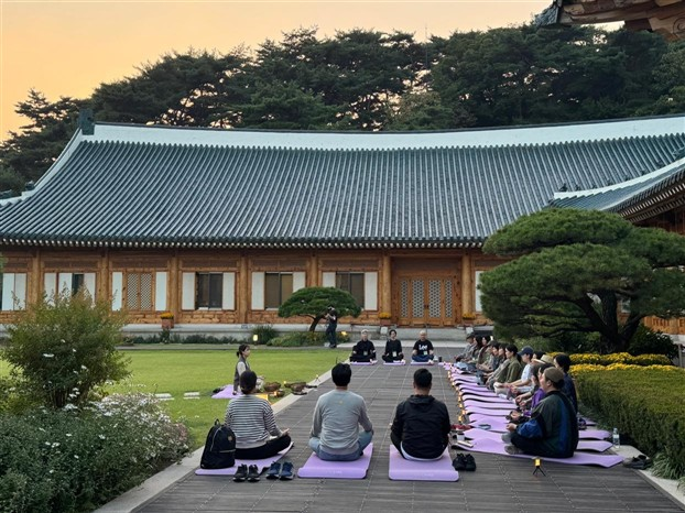 산림치유 체험 참여 이미지