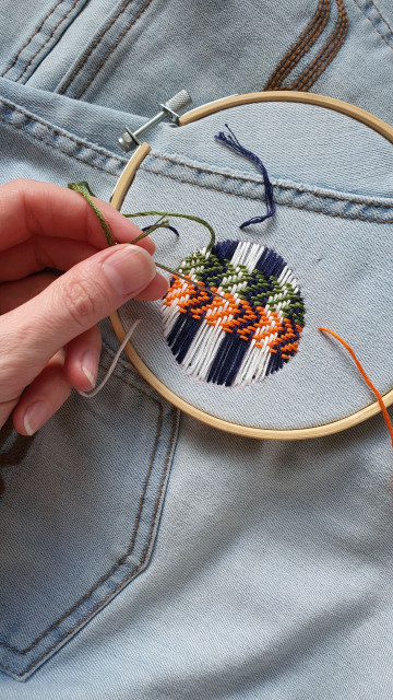 수선 공예(mending craft)는 공예의 전통 가치인 아름다움과 실용성을 넘어 지속가능성을 추구한다