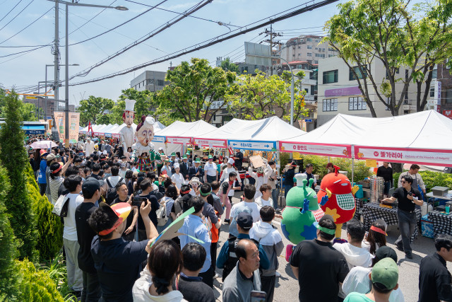 ‘제17회 성북세계음식축제 누리마실’ 퍼레이드