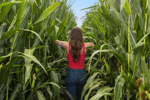 LYCRA® brand and QIRA® are principal sponsors of the Global Fashion Summit: Copenhagen Edition 2025. The brands are exhibiting at the event, where they will promote bio-derived LYCRA® fiber made with QIRA®, derived from field corn, to help make fashion more sustainable.