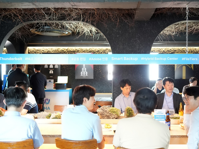 QNAP은 고가용성 스토리지, AI 기반 워크플로, 영상 제작 환경 등 산업별 수요에 맞춘 솔루션을 3가지 콘셉트로 소개하며 엔터프라이즈와 SMB 시장을 겨냥한 성장 전략을 강조했다