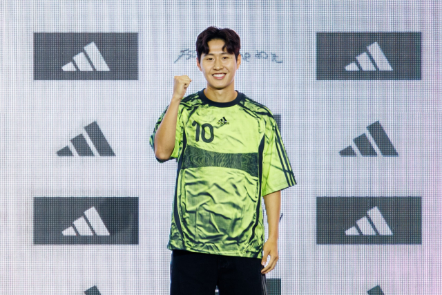 아디다스가 초경량 축구화 F50 발매를 기념해 8월 1일부터 2일까지 용산 아디다스 더 베이스에서 ‘F50가 다 했어: 써머 챌린지’ 이벤트를 개최했으며, 2일에는 이강인 선수가 팬들과 만나기 위해 출격했다(사진 제공=아디다스 코리아)