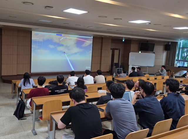 한국항공대학교가 12일 소프트웨어중심대학사업의 일환으로 개최한 ‘2025 F-16 AI Pilot 경진대회’ 모습