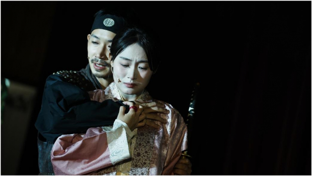 백제와의 전투에서 꼭 살아오겠다고 다짐하며 그때 꼭 대롱옥을 맞추자는 마루. 그러나 그의 약속은 1500년이 흘러 이뤄진다