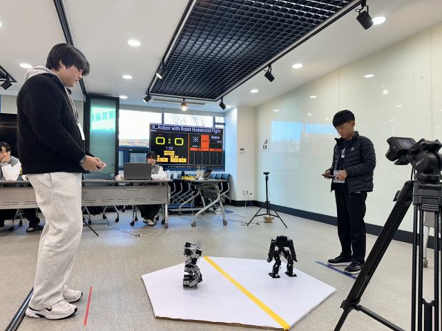 ‘2024년 제15회 K로봇대회with로빛’의 휴머노이드 로봇 격투