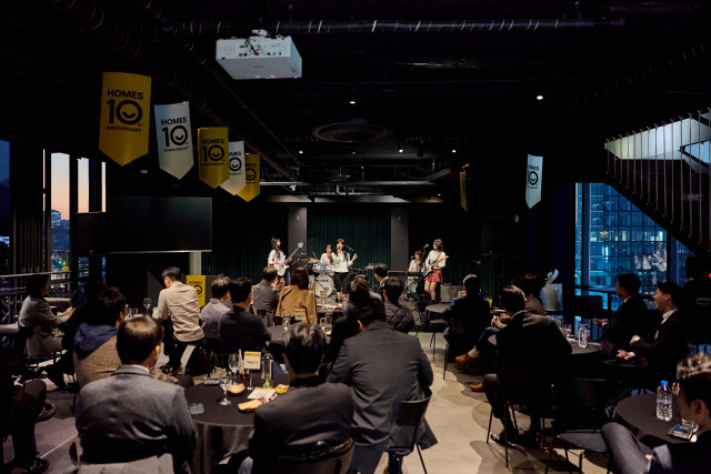 여성 걸그룹 밴드 ‘써니키(SunnyKey)’의 특별 공연