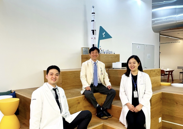 왼쪽부터 입셀 남유준 박사, 서울성모병원 주지현 교수, 가톨릭대학교 임예리 교수