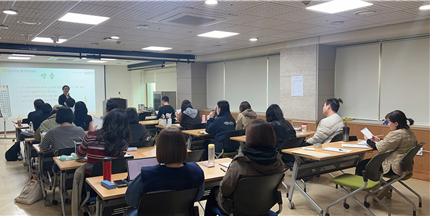 시립청소년드림센터에서 11월 7일 주최한 ‘평화로운 의사소통과 관계회복을 돕는 비폭력대화’ 역량강화교육 현장(사진=시립청소년드림센터)