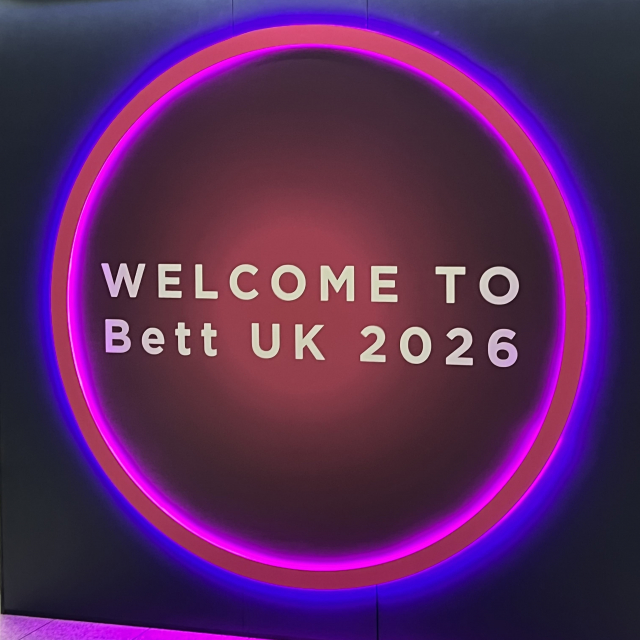 세계 최대 에듀테크 박람회 ‘Bett UK 2026’ 현장에 마련된 공식 환영 로고