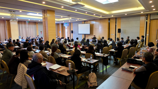 함께 강의를 듣고있는 선교사들의 모습