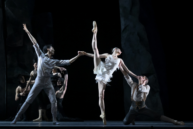 모나코 몬테카를로 발레단 ‘백조의 호수’ 공연