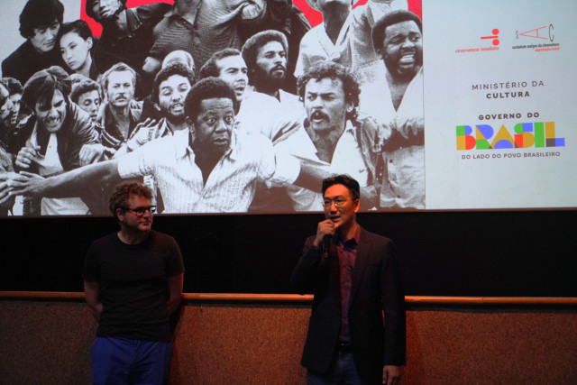 주브라질한국문화원 김철홍 원장이 축사를 하고 있다