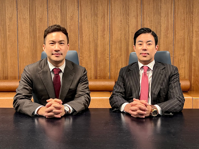 쿠시먼앤드웨이크필드코리아 컨설팅그룹 채상윤 상무(오른쪽), 민병은 팀장