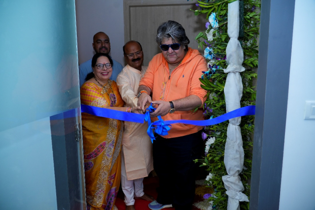 아시아·태평양(APAC) 지역 본부 개소식은 저명한 사업가이자 자선가, 전략 자문가인 바라트 메라(Bharat Mehra)가 주관했다. 그는 라다 미라 트러스트(Radha Meera Trust) 회장이자 Bharat Mehra Strategies의 설립자이며, 인도와 중동 전역의 주요 기업들에 신뢰받는 자문 역할을 수행하고 있다. 또한 아난트 암바니(Anant Ambani)의 수석 고문이자 아제이 피라말(Ajay Piramal)의 컨설턴트로도 활동하고 있다. 인도주의적 기여와 통찰력 있는 리더십으로 널리 알려진 그는 이번 개소식의 주요 귀빈으로 참석해 QNA의 인도 확장이 갖는 전략적 중요성을 부각시키는 한편, 혁신과 목적 중심의 리더십, 그리고 지역사회에 대한 긍정적 영향이라는 공동의 비전을 반영했다