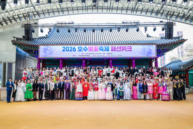 ‘2026 호수벚꽃축제 패션위크’ VIP, 모델, 출연자 단체 사진