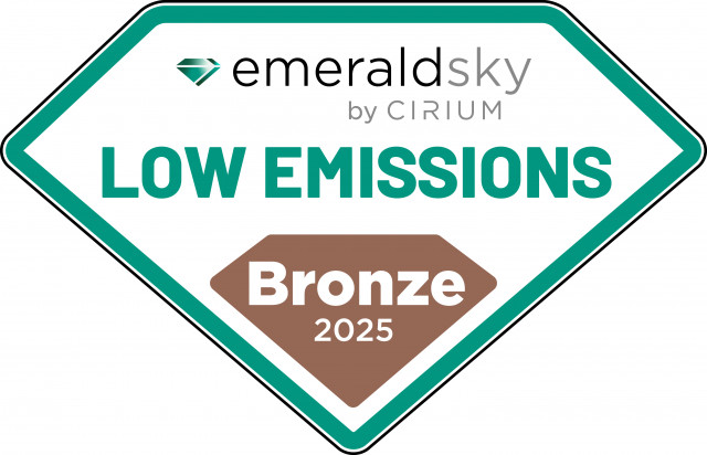 EmeraldSky Bronze 2025: Awarded to airlines ranked 11–15 globally for emissions efficiency, based on CO₂ per available seat kilometre (ASK).