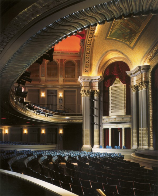 하와이 시어터 센터는 1984년 설립된 민간 비영리 단체로, 역사적인 하와이 시어터를 예술, 문화, 엔터테인먼트, 교육 행사를 위한 다목적 공연장으로 복원하고 운영하기 위해 설립됐다(사진=하와이 시어터 센터)