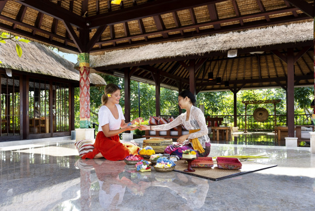 발리 문화를 체험하는 다양한 액티비티 : 차낭 만들기 체험