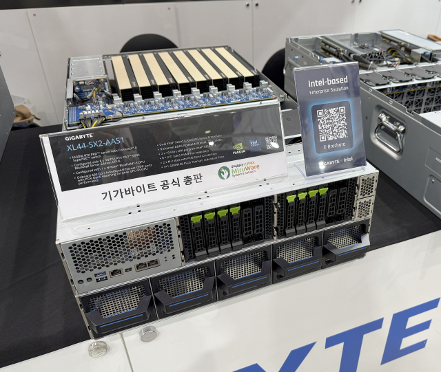 기가바이트 XL44-SX2-AAS1