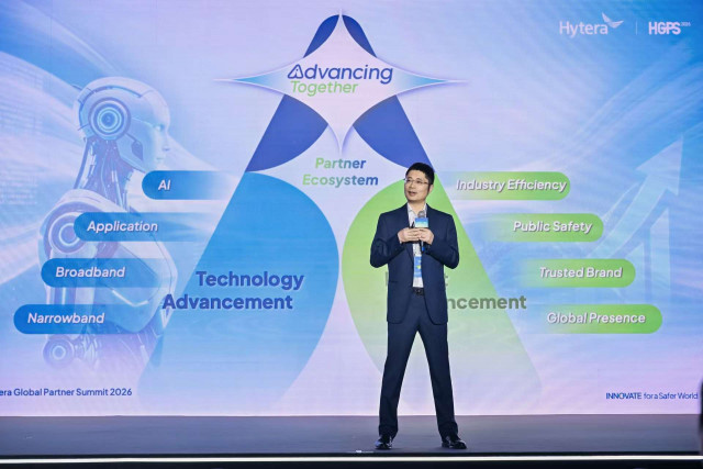 Yelin Jiang, CEO of Hytera Group, delivering the keynote speech at HGPS 2026 in Shanghai.