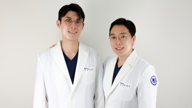서울본원병원 정형외과 전문의. 왼쪽부터 박상철 원장, 이동오 원장(사진=서울본원병원)