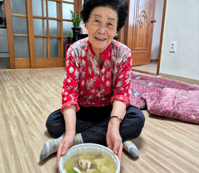 명품어담은 세종시 독거노인에게 맑은명태탕을 후원하며 지역사회 나눔 문화 확산에 앞장서고 있다