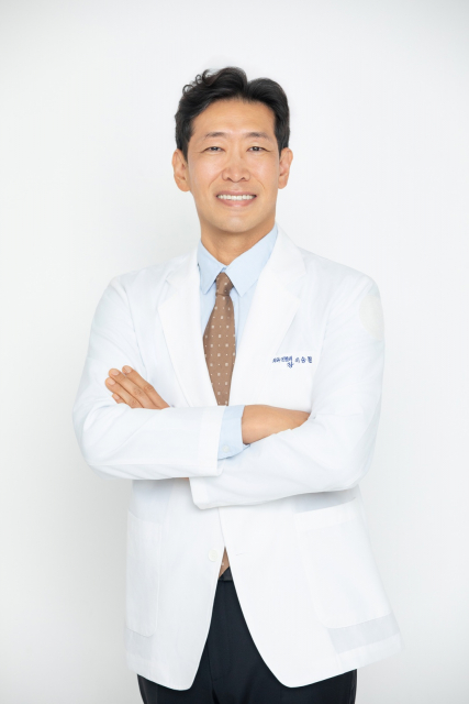 오산 삼성본병원은 척추 정형외과 전문의 이승철 원장(사진)의 진료를 8월 3일부터 시작한다고 밝혔다