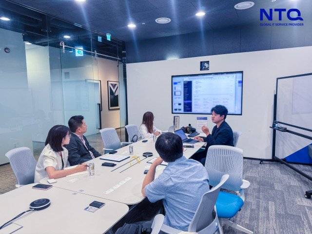 NTQ Korea와 반야AI가 공동 사업 추진 방안을 논의하고 있다