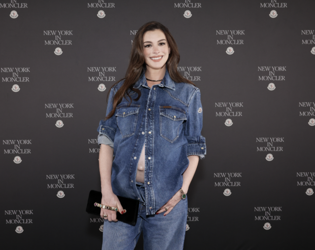 앤 해서웨이(Anne Hathaway)