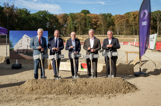 Left to right: Claude Wiseler, President of the Chamber of Deputies, Luxembourg; Gilles Roth, Minister of Finance, Luxembourg; Luc Frieden, Prime Minister of Luxembourg; Adel Al-Saleh, CEO, SES; Frank Esser, Chairman of the Board of Directors, SES