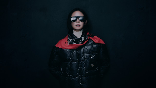 몽클레르 리아이콘(Moncler Re/Icons) 제니(JENNIE)