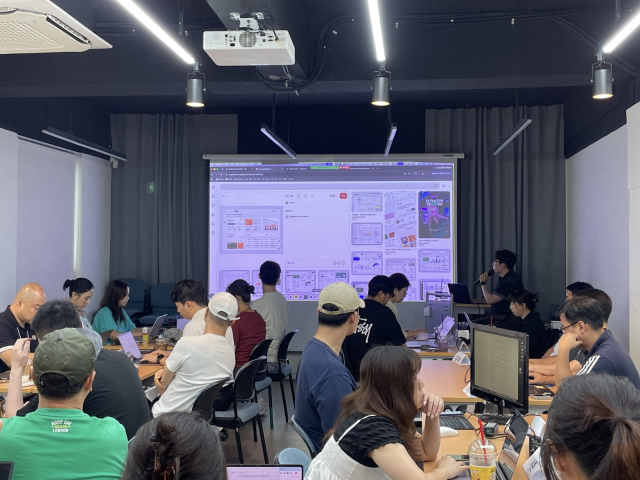 2회차 집체 강의에서 참여자들이 실습을 진행하고 있다(제공=조코딩AX파트너스)