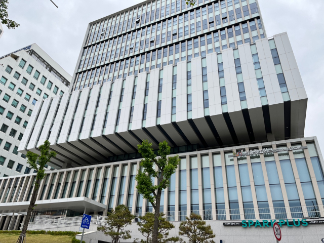 서울창업허브 스케일업센터 건물 전경